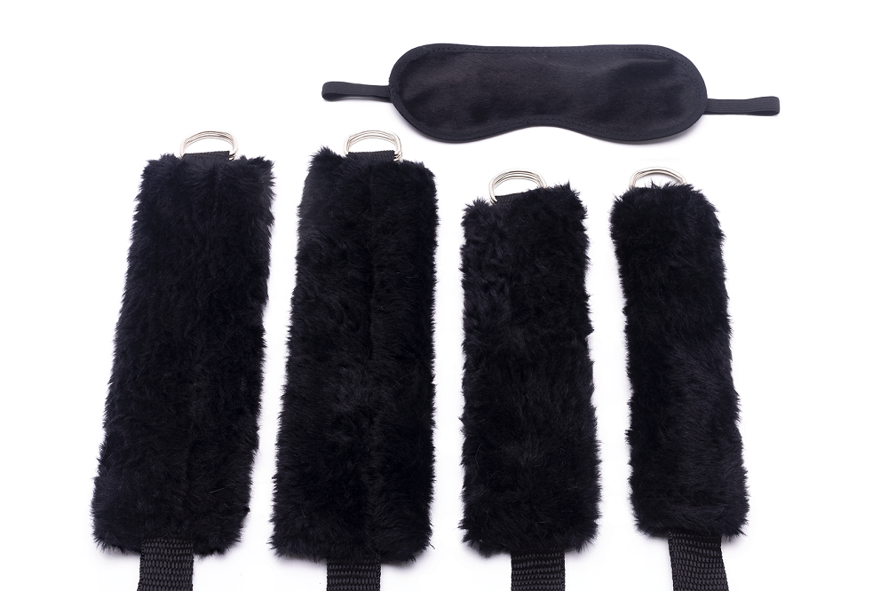 Bondage - Kit com 4 amarras e venda de pélucia - Preto - 1773